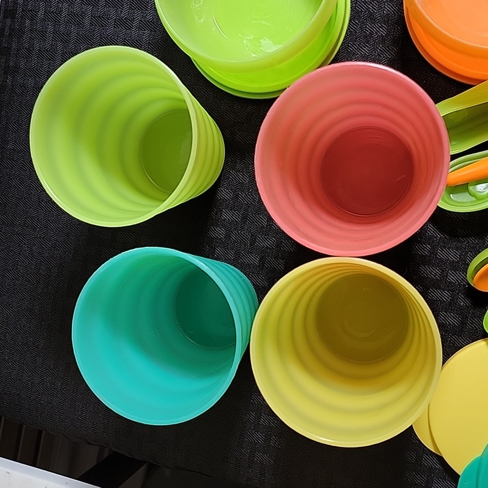Tupperware Kids Lot! - Picture 3 of 4